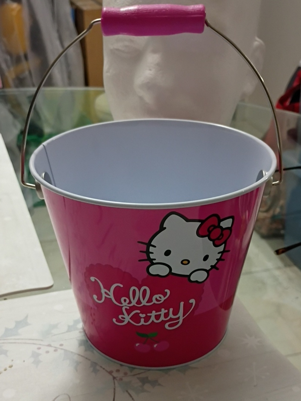Hello Kitty Hot Pink Tin Bucket with Handle. New with Tag. Collectible. No Box